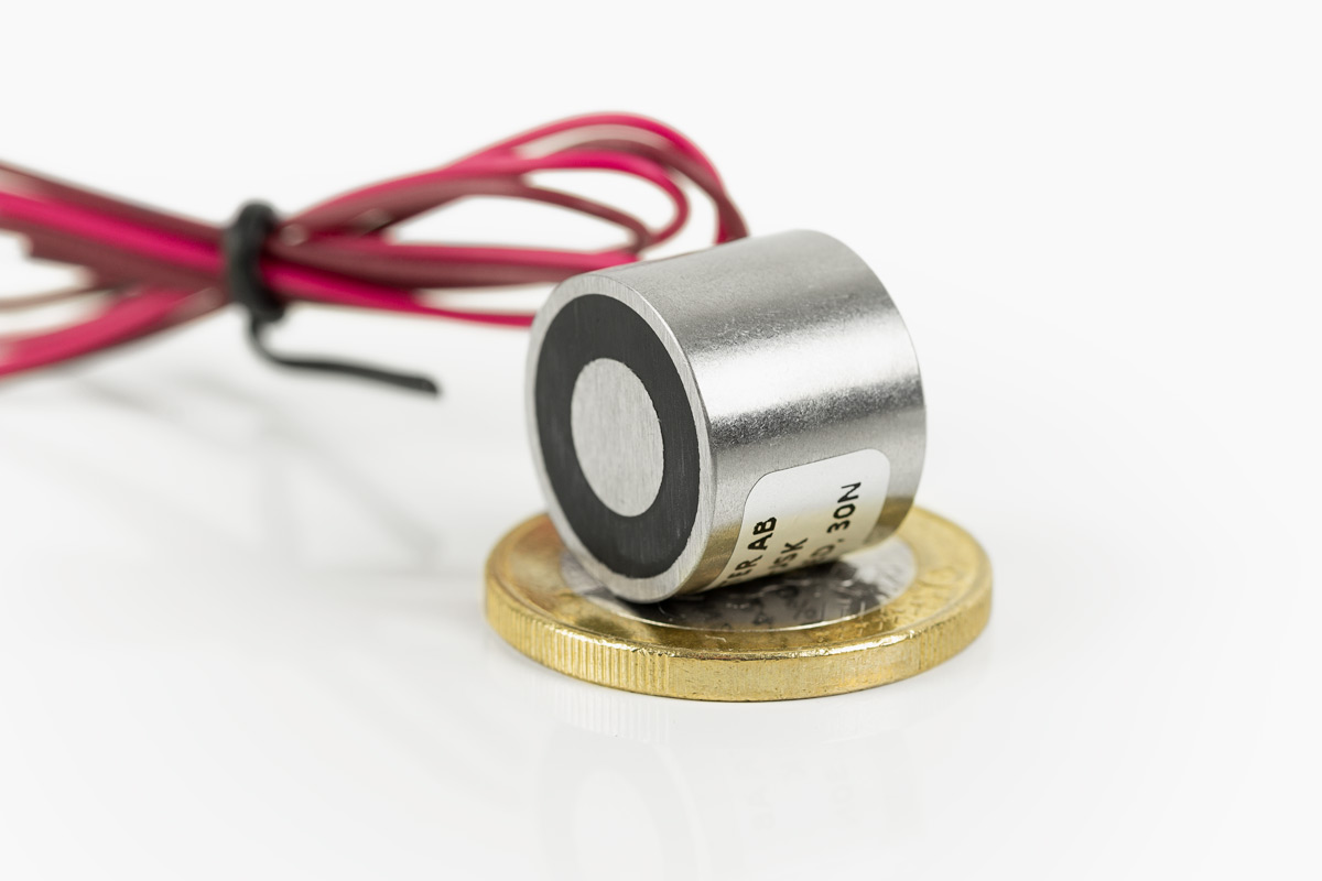 https://hyab.com/uploads/img/Produkter/71 El-hållmagneter/71-1512-24-JSK/71-1512-24-JSK_2.jpg